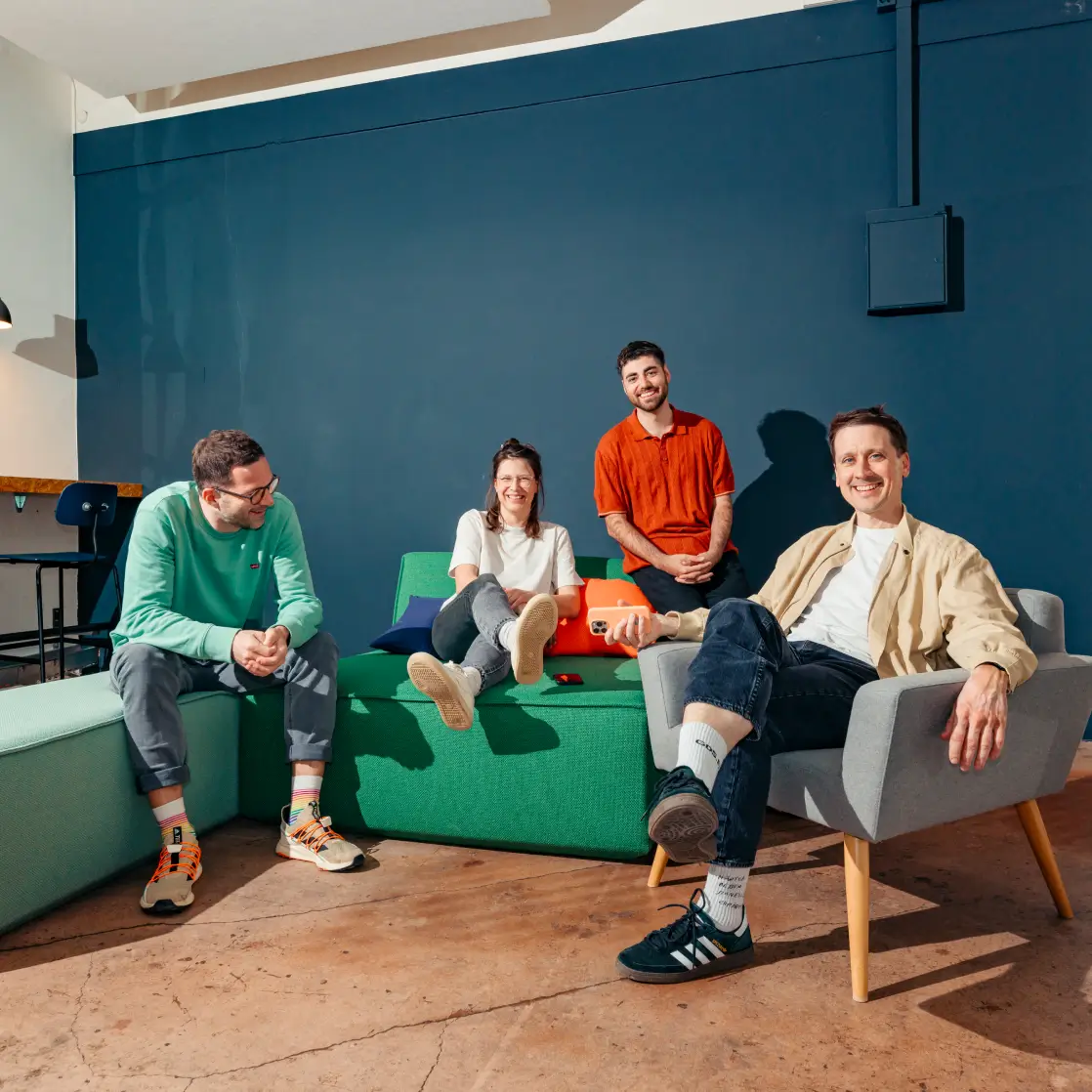 Teamfoto von FRESCH Identity mit Chrigi, Isa, Toub und Tobi